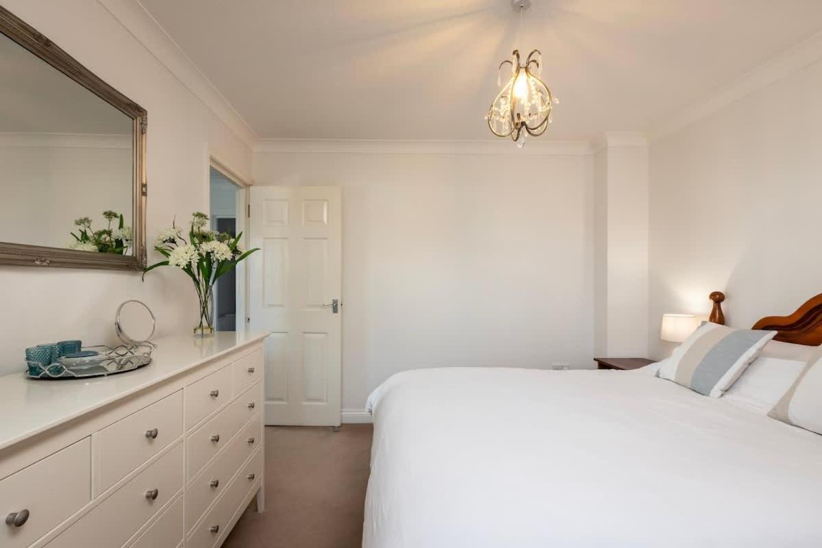 Fabulous High Street Townhouse With Stunning Views & Parking At 'Eagles Nest' Villa Falmouth Buitenkant foto
