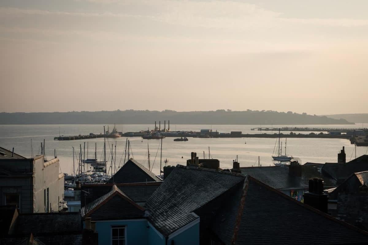 Fabulous High Street Townhouse With Stunning Views & Parking At 'Eagles Nest' Villa Falmouth Buitenkant foto