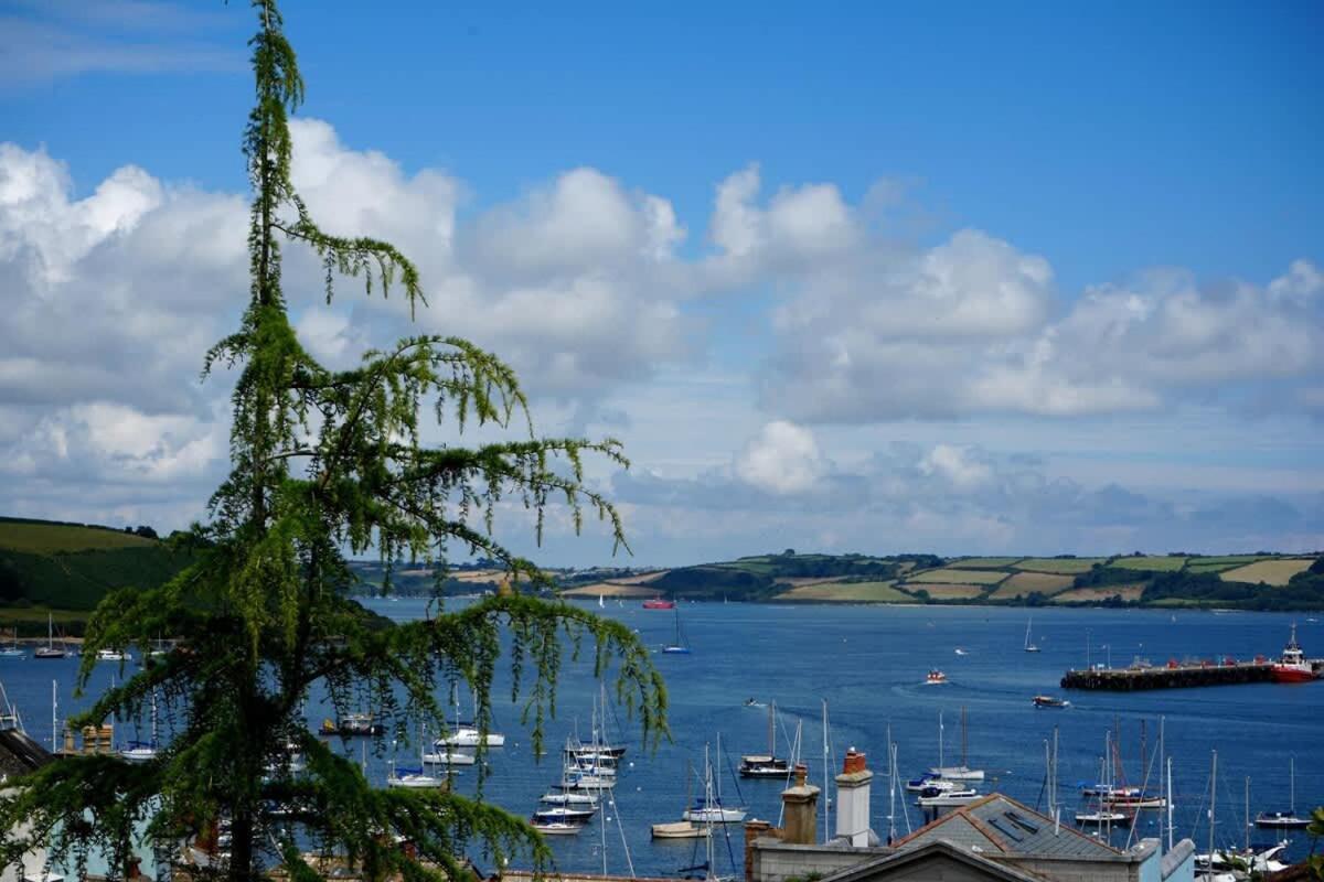 Fabulous High Street Townhouse With Stunning Views & Parking At 'Eagles Nest' Villa Falmouth Buitenkant foto