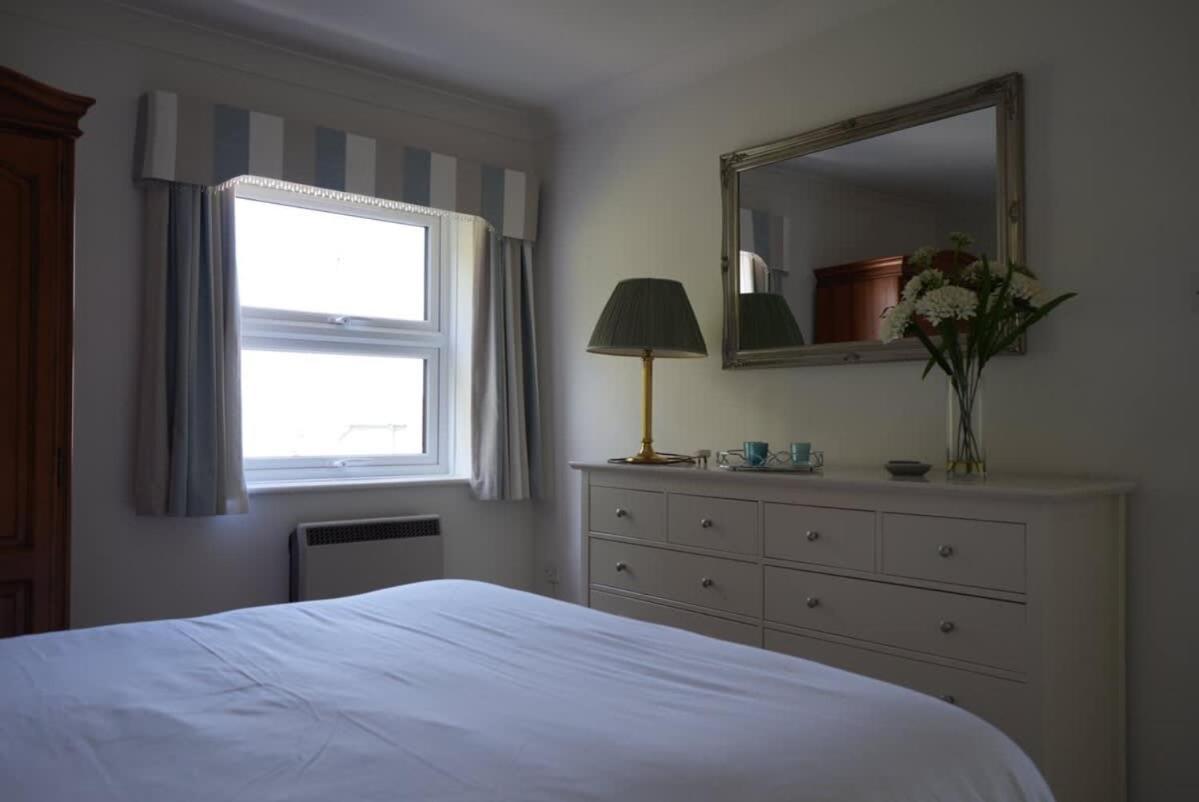 Fabulous High Street Townhouse With Stunning Views & Parking At 'Eagles Nest' Villa Falmouth Buitenkant foto