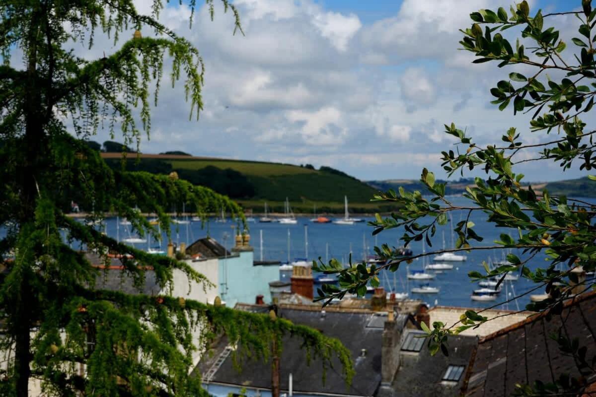 Fabulous High Street Townhouse With Stunning Views & Parking At 'Eagles Nest' Villa Falmouth Buitenkant foto